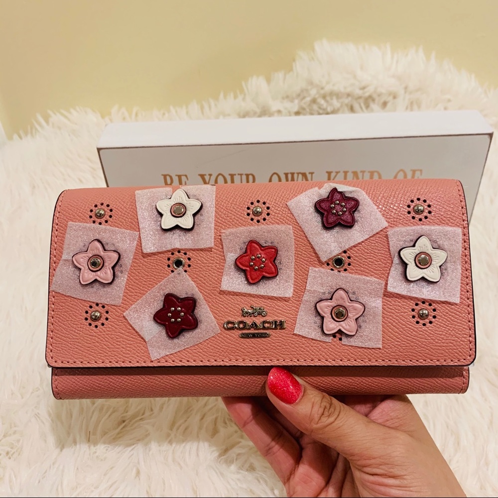 Coach Daisy Applique Trifold Wallet light blush